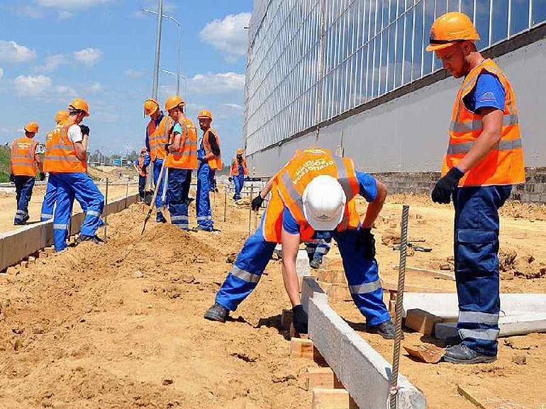 Минстрой обещает обеспечить стройотряды фронтом работ на региональных стройках